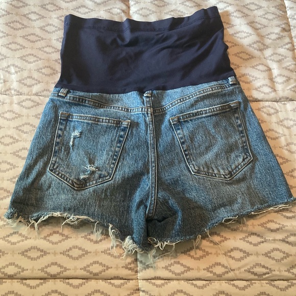 Pink blush denim shorts - Picture 2 of 3